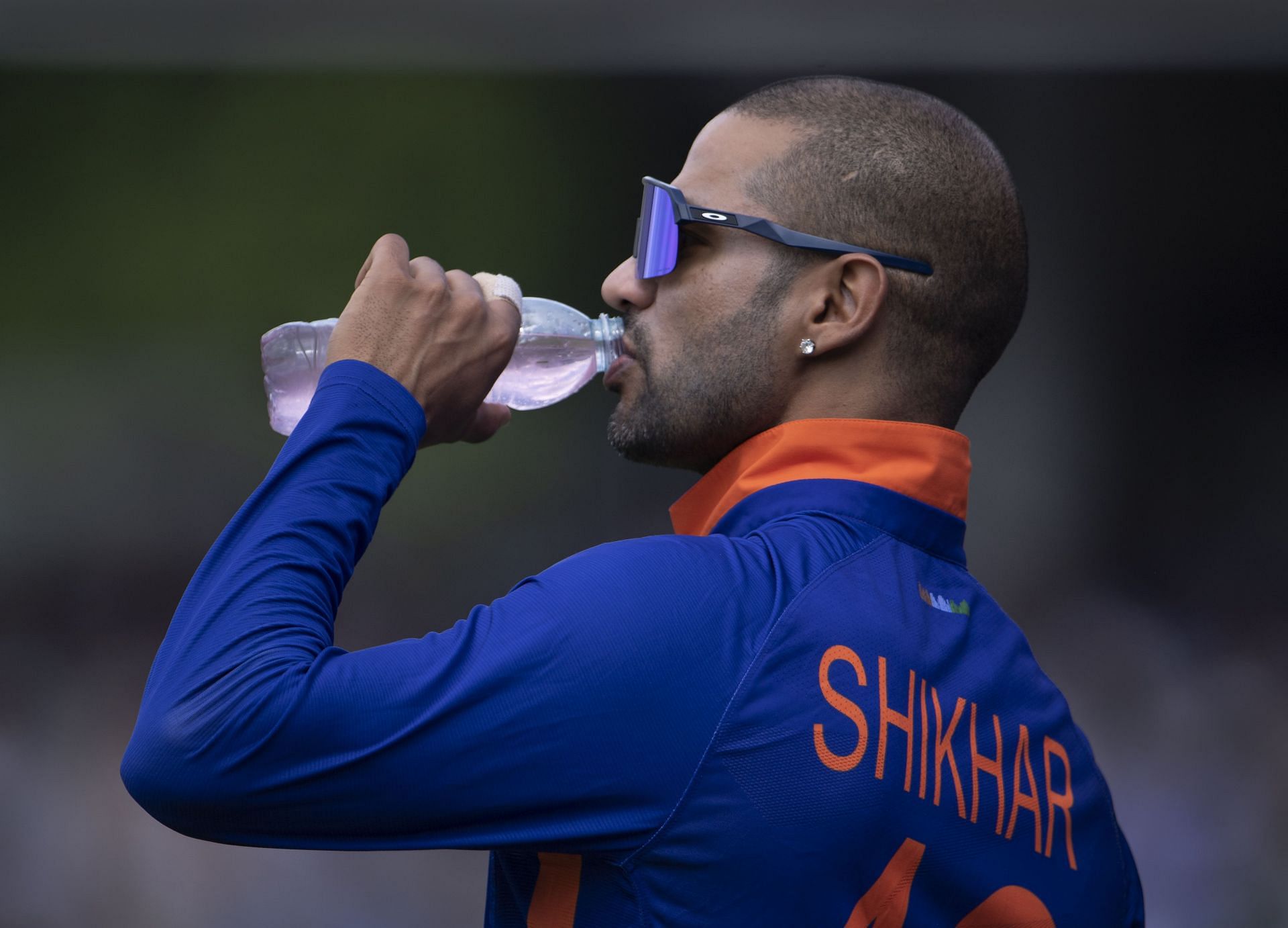 शिखर धवन भी लिस्ट में शामिल हैं
